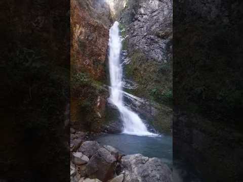 ¡Tesoro oculto en El Hoyo! 🌲 Cascada Las Pataguas 💦#ElHoyo #Chubut #PatagoniaArgentina #Senderismo