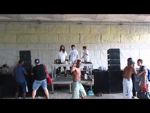 Dundoo VS Sr Tune @ Dark Universitário - São Paulo 20/12/2015