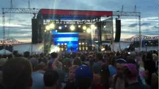 Sleigh Bells &quot;True Shred Guitar&quot; Live at Forecastle