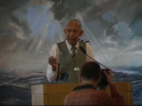 Emanuel Minos: "Tag plats! Dörrarna stängs!"