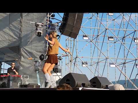 Emma Smetana & Jordan Haj - Chase It Live at GRAPE 2023