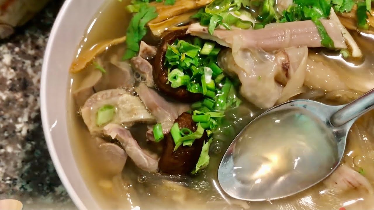 Gà Nấu Măng Khô