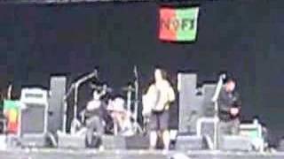 Eric Melvin (NOFX) Playing Accordion at greenfield 08