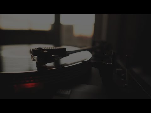 Hande Mehan - Beni Böyle Sevme (Lyric Video)