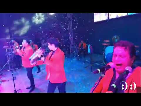 GRUPO KAROS EN VIVO EN 48 ANIVERSARIO DE RADIO 📻 TLAXCALA :) :)