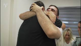 תיעוד מרגש וקורע לב: שגב כלפון במפגש ראשון עם משפחתו (חדשות ערוץ 7) - התמונה מוצגת ישירות מתוך אתר האינטרנט יוטיוב. זכויות היוצרים בתמונה שייכות ליוצרה. קישור קרדיט למקור התוכן נמצא בתוך דף הסרטון תיעוד מרגש וקורע לב: שגב כלפון במפגש ראשון עם משפחתו (חדשות ערוץ 7) - התמונה מוצגת ישירות מתוך אתר האינטרנט יוטיוב. זכויות היוצרים בתמונה שייכות ליוצרה. קישור קרדיט למקור התוכן נמצא בתוך דף הסרטון