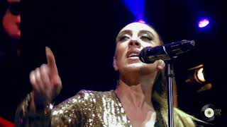 Mónica Naranjo - El amor coloca  |  Renaissance: 25 Aniversario