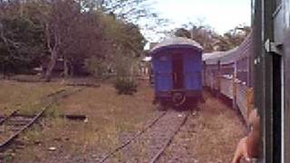 preview picture of video 'Cruce de trenes en Ceiba'