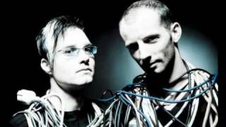 Felix Kroecher & Eric Sneo - Walk On Bass