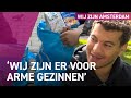 Mohamed en Jaafar delen gratis voedselpakketten uit
