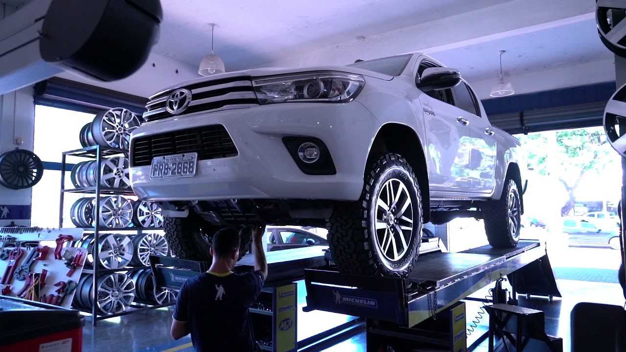 Hilux + Pneus 285/65 R18  BFGoodrich All Terrain KO2