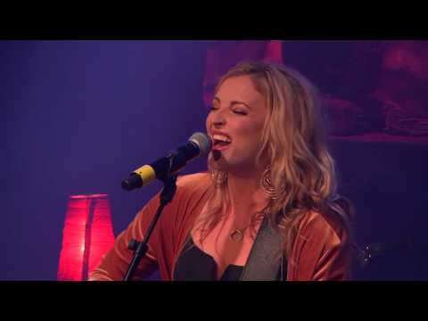 Karen Waldrup LIVE - Praying For My Cowboy