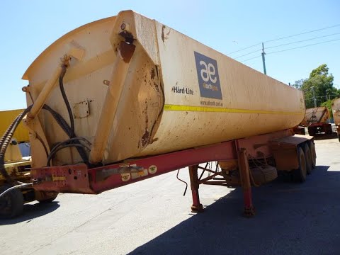 AE110 - 2012 Roadwest TRI350 Tri-Axle Lead Side Tipper (WST13)