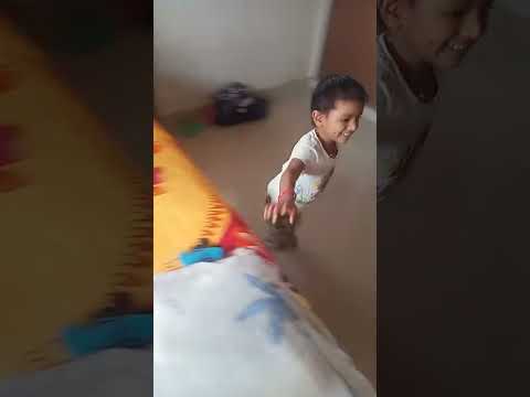 keshvi and priash anjoy by room