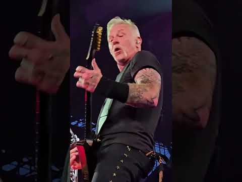 Thumbnail for JAMES HETFIELD CAN'T STOP HEADBANGING TO THIS RIFF LIVE (2024) #METALLICA #shorts by Headbanging