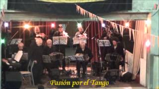 ALBERTO PODESTA y  ORQUESTA GENTE DE TANGO interpretando  LA CAPILLA BLANCA en la MILONGA DEL MORAN