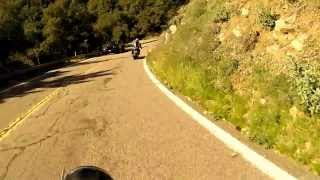 preview picture of video '1933 MOTO GUZZI and a 1946 HARLEY DAVIDSON rush down Palomar mountain. Both are stick shift bikes!'