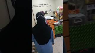 Download lagu Duo latah/melatah..hell00 polis.. #chetaBURGER mp3