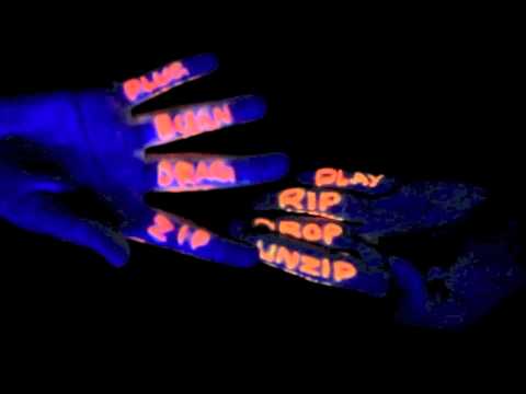 2 UV Daft Hands - Technologic