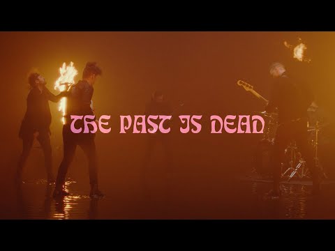 Beartooth - The Past Is Dead (Official Music Video)