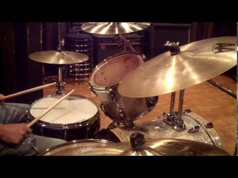 Linear Funk Groove ( Tony Royster Jr. Style ) - Drum Lesson #75