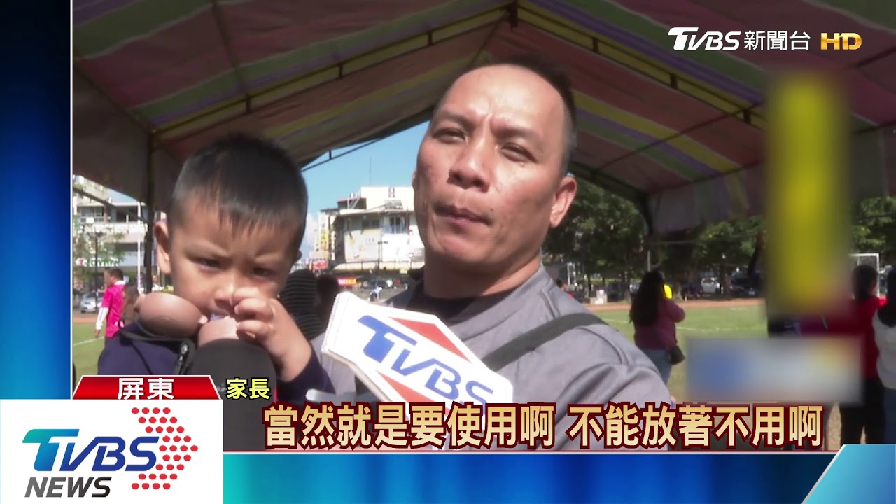 克難!低溫14度比泳賽 小選手擠帳棚取暖