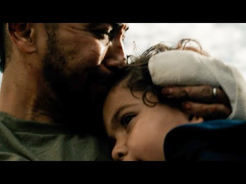 Ray's Family Meets Him - SEAL Team 4x06