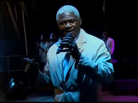 ESSO ESSOMBA en live | FENAC 2016 – L’âme du Bantou Makossa camerounais en majesté 🇨🇲🎶