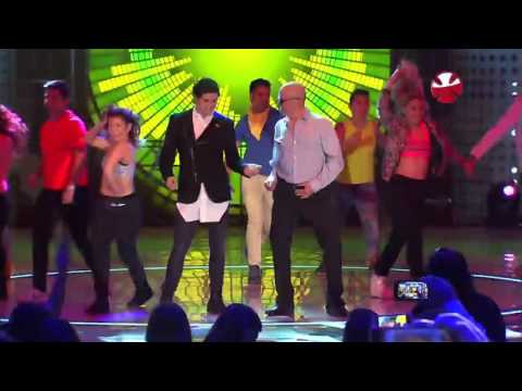 Juan Antonio Labra con Augusto Shuster - Negra Mueve Tu Cintura (Teletón 2015)
