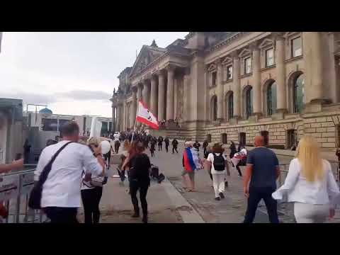 STURM AUF DEN REICHSTAG BERLIN AM 29/08/20 DIE REVOLUTION BEGINNT  #massenproteste #freiheitsdrang
