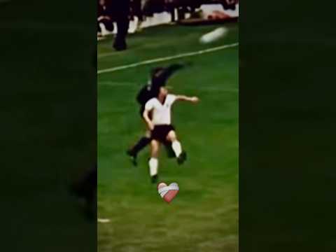 Lev Yashin vs Maradona☠️#yashin#goalkeeper#maradona#ballondor#football#soccer#fyp#foryou#viral