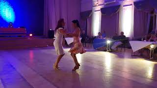 Queertango | Ivanna Tikhomirova & Виктория Рыбальченко - Francisco Canaro - Se dice de mi - Milonga