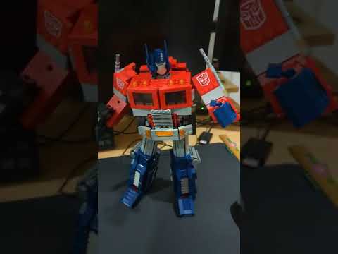 Giving Lego Optimus Prime Knees #shorts