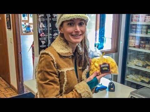 download lagu mp3 mp4 Squeaky Cheese Curds Wisconsin, download lagu Squeaky Cheese Curds Wisconsin gratis, unduh video klip Squeaky Cheese Curds Wisconsin