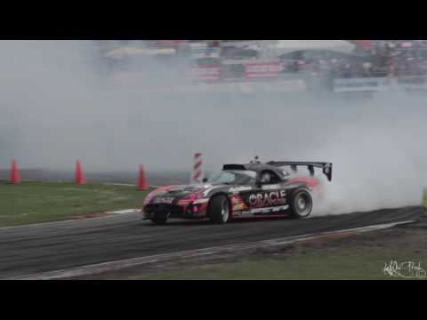 Dean Kearney Leading Marc Landreville - Formula Drift Round 5 2016