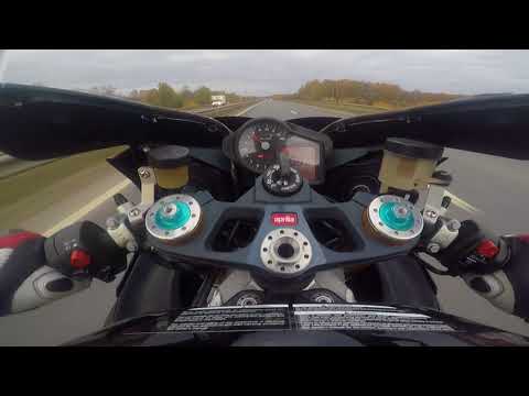 Aprilia RSV 1000R Acceleration
