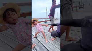 Download lagu Kolam Baby Shark #shorts #kolamikan #kolambintanglaut mp3