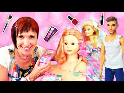 Маша Капуки работает в Салоне красоты! Игры макияж Барби - Видео для девочек
