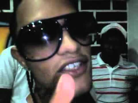 Mozar la para en chercha y cantando tema de Nestor El Lince