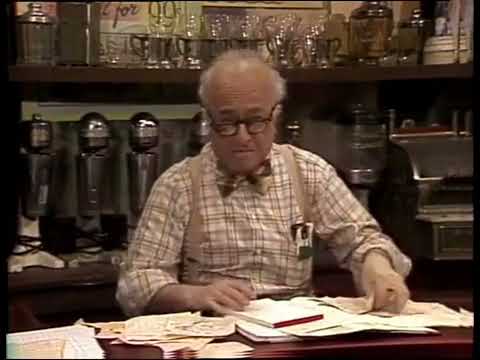 1133   Mr  Hooper Is Disturbed By Bob's Piano Playing