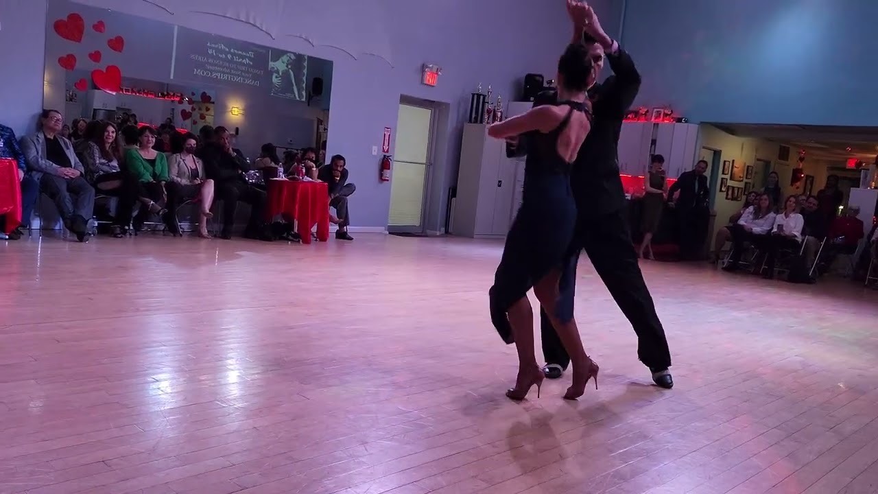 Argentine tango: Junior Cervila & Guadalupe Garcia - Pata ancha