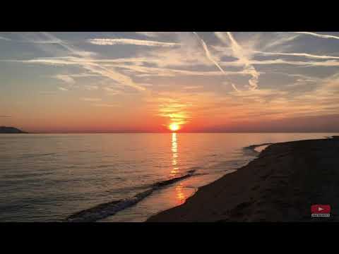 Beautiful sound of the sea waves at sunset to sleep deeply