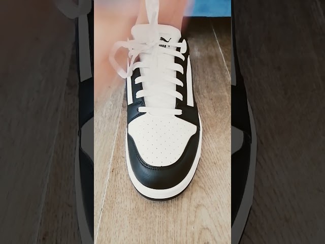 Vídeo relacionado con PUMA Rebound V6, Zapatillas Unisex adulto, Puma White Puma Black Shadow Gray Puma White, 43 EU