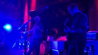 Guided By Voices - Tractor Rape Chain (live)