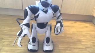 ROBOSAPIEN V2 Wow Wee-Robot dancing