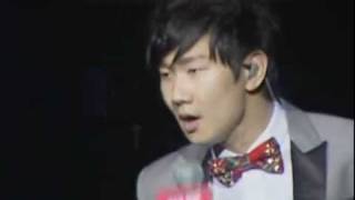 JJ Lin 林俊傑 - Love U U  live  (official) 2011-09-03