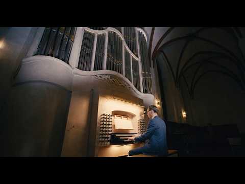 Johannes Lang plays Toccata & Fuge d-Moll | J.S. Bach | Thomaskirche Leipzig