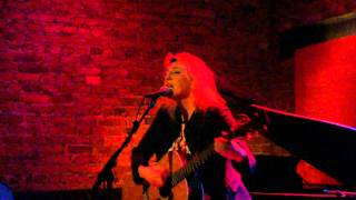 martha wainwright  -- Factory