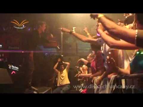 Basshunter: An entire live show in 8 mins. Fono Party