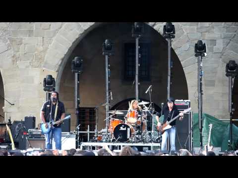 Alvin Youngblood Hart 's Muscle Theory - Big Mama's Door (Live @ Pistoia Blues 2009)